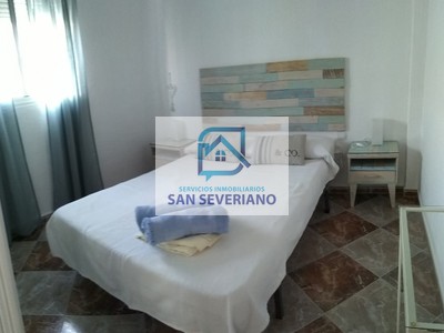 Piso en alquiler temporal en Cádiz, Varela, con 3 dormitorios y baño