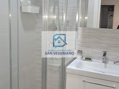 Apartamento en venta en Cádiz, Bahia Blanca, con 2 dormitorios y 2 baños