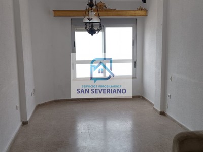 Piso en venta en Cádiz, Playa Santa Maria, con 4 dormitorios, 2 baños y plaza de garaje
