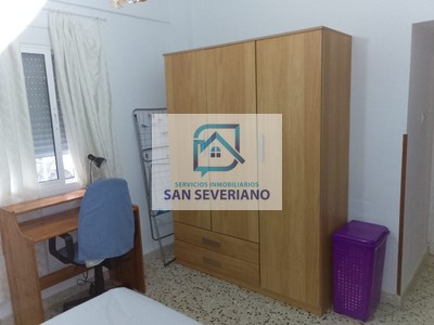 Piso en alquiler temporal en Cádiz, Residencia, con 3 dormitorios y baño