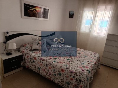 Piso en venta en Torrox, con 1 dormitorio, baño, plaza de garaje, trastero y terraza