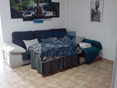 Casa en venta en Alora, con 2 dormitorios, baño, plaza de garaje y trastero