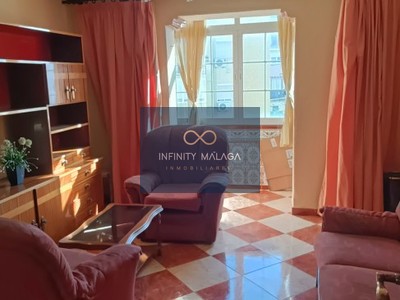 Piso en venta en Malaga, con 3 dormitorios y baño