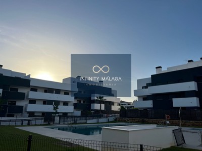 Piso en alquiler en Malaga, con 2 dormitorios, 2 baños, plaza de garaje, trastero y terreno