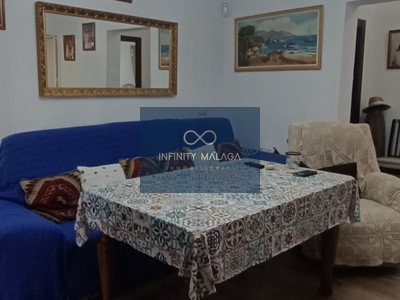 Casa en venta en Cartama, con 3 dormitorios, baño, trastero, terraza y terreno