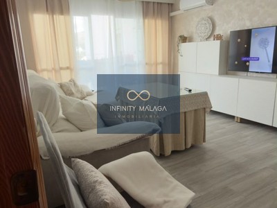 Piso en venta en Malaga, con 3 dormitorios y baño
