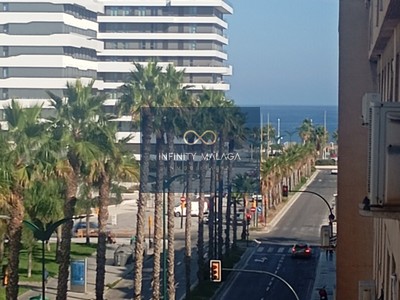 Piso en venta en Malaga, con 3 dormitorios, 2 baños, plaza de garaje y terraza