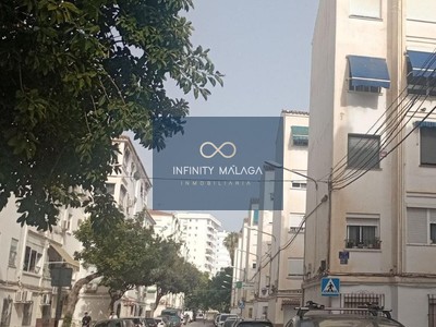 Piso en venta en Malaga, Sixto, con 2 dormitorios, baño y terraza