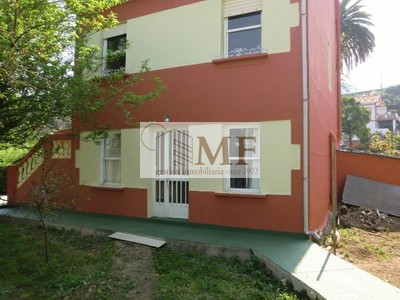 Casa en venta en Vigo, Teis, con 4 dormitorios, 2 baños y terreno
