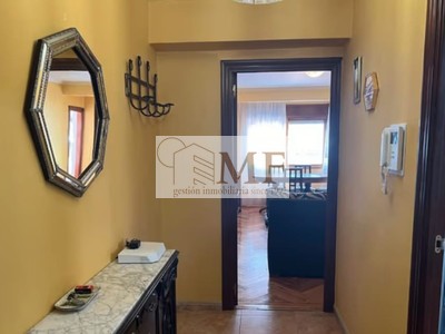 Piso en venta en Vigo, Menendez Pelayo, con 3 dormitorios, 2 baños, plaza de garaje, trastero y balcón