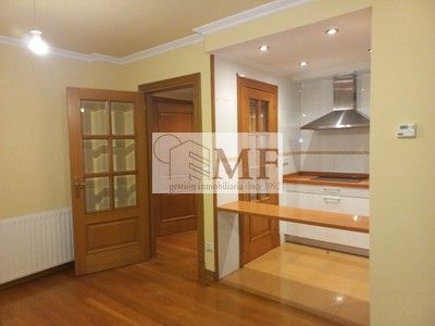 Apartamento en venta en Vigo, Plaza America, con 1 dormitorio, baño, plaza de garaje y trastero