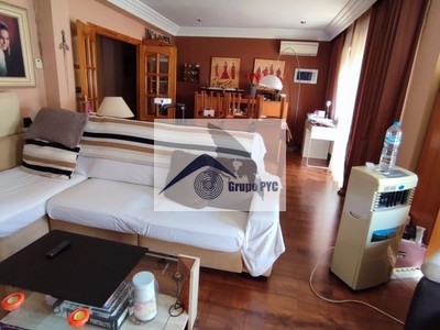 Piso en venta en Albacete, Zona Carretas, con 4 dormitorios, baño, aseo, trastero y 2 terrazas