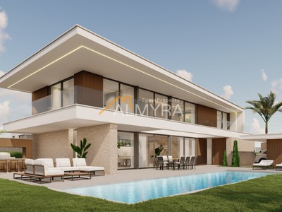 Villa en venta en Cabo Roig, con 4 dormitorios, 5 baños, 2 plazas de garaje y terreno