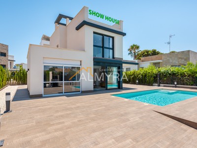 Villa en venta en Playa Honda, con 4 dormitorios, 3 baños, 2 plazas de garaje y terreno