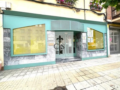 Local comercial en venta en Ponferrada, Avd. Ferrocarril, con 2 baños