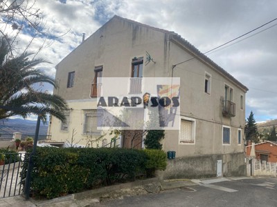 Piso en venta en Borja, Santuario, con 4 dormitorios, baño, balcón y terraza