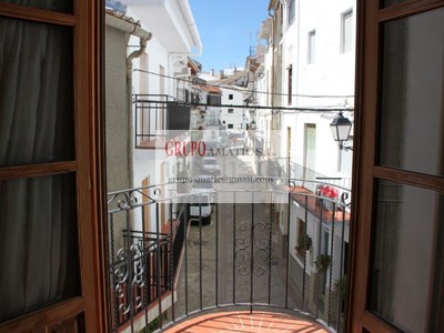 Edificio mixto en venta en Castril