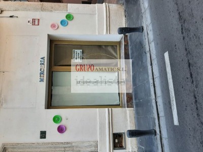 Edificio mixto en venta en Almeria