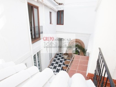 Edificio industrial en venta en Córdoba, con 4 dormitorios