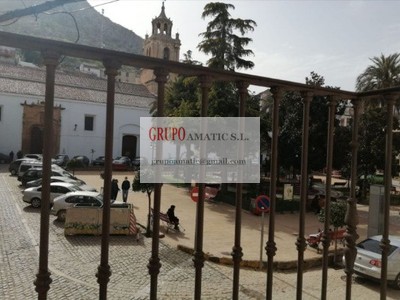 Edificio mixto en venta en Martos