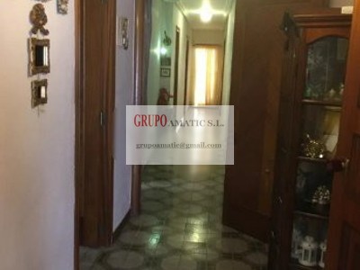 Edificio mixto en venta en Aileo De Malferit