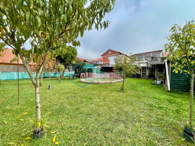 Chalet en venta en Porriño, con 6 dormitorios, 3 baños, plaza de garaje, trastero, balcón, terraza y terreno