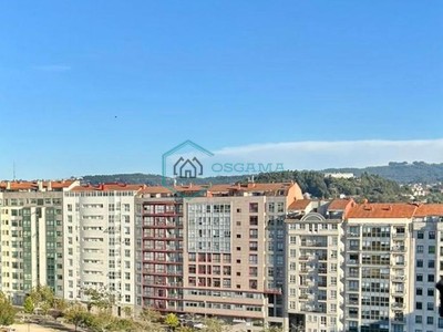 Piso en venta en Vigo (radio Zona Coia, Florida, Balaidos), con 3 dormitorios, 2 baños, plaza de garaje y trastero