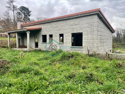 Chalet de obra nueva en venta en Salvatierra, con 3 dormitorios, 3 baños y 2 plazas de garaje