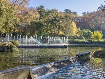 Ático en venta en Vigo (radio Zona Coia, Florida, Balaidos), con 4 dormitorios, 2 baños, plaza de garaje, trastero y terraza