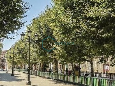 Apartamento en venta en Vigo (radio Zona Bouzas), con 2 dormitorios, baño, aseo y trastero