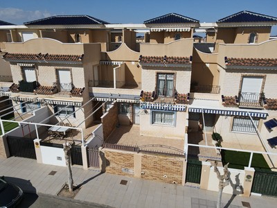 Chalet Adosado a 300m de la Playa en Venta - Torre de la Horadada