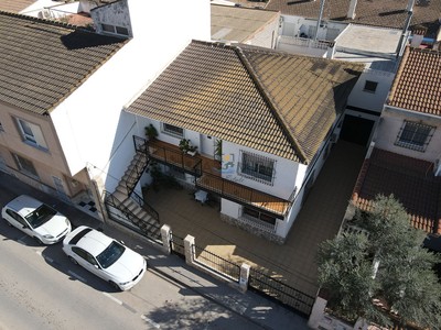 Amplio Piso en Planta Baja con Gran Parcela y Garaje Privado a la Venta en Pilar de la Horadada