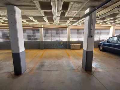 Plaza Parking