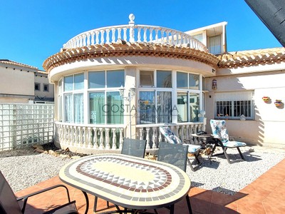 Espectacular Chalet Independiente y Reformado en Playa Flamenca, Orihuela Costa