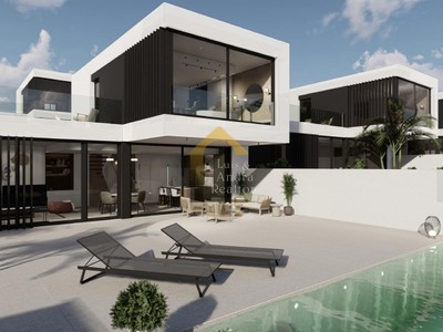 Chalet de obra nueva en venta en Rojales, con 4 dormitorios, 3 baños, aseo, 3 terrazas y terreno