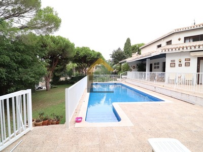 Chalet en venta en Orihuela Costa, Campoamor, con 7 dormitorios, 3 baños y terreno
