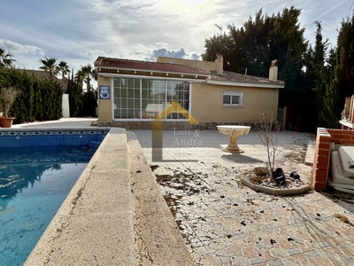 Chalet con terreno en venta en Ciudad Quesada, con 4 dormitorios y 3 baños