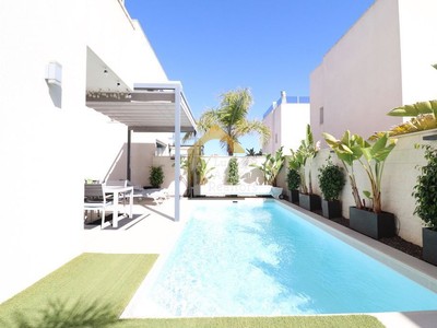 Chalet en venta en Ciudad Quesada, con 2 dormitorios, 2 baños y terreno