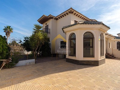 Adosado en venta en Ciudad Quesada, con 3 dormitorios y 3 baños