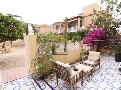 Bungalow en venta en Torrevieja, Aguas Nuevas, con 2 dormitorios y baño