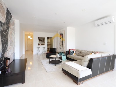 Apartamento en venta en Torrevieja, Puerto, con 3 dormitorios y 2 baños