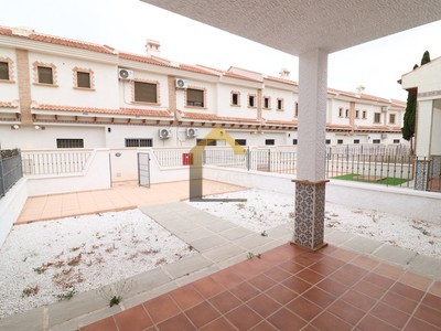 Adosado en venta en San Miguel De Salinas, Residencial Villa Maria, con 3 dormitorios, 2 baños, trastero y terreno