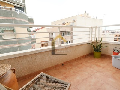 Apartamento en venta en Torrevieja, con 2 dormitorios y baño