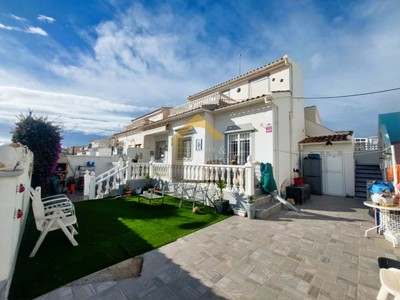 Bungalow en venta en Orihuela Costa, La Florida, con 3 dormitorios, 2 baños, trastero y terreno