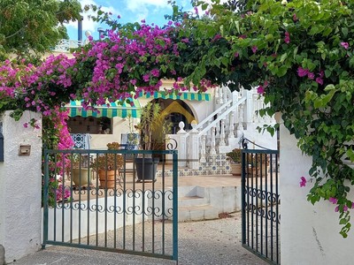 Casa en venta en Benferri, con 3 dormitorios, 2 baños, trastero y terreno