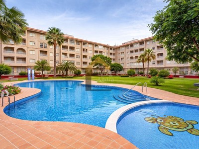 Apartamento en venta en Torrevieja, con 2 dormitorios, baño y balcón
