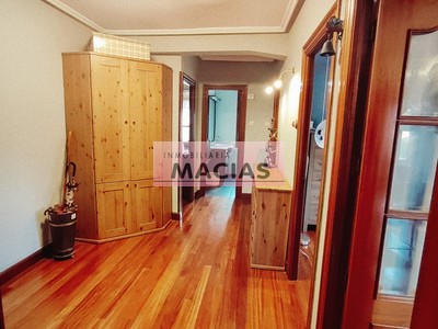 Piso en venta en Forua, Landaberde, con 3 dormitorios, baño y trastero