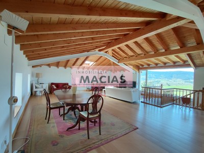 Chalet en venta en Gauteguiz-arteaga, con 9 dormitorios, 2 baños, aseo, plaza de garaje, trastero, 6 balcones, 4 terrazas y terreno