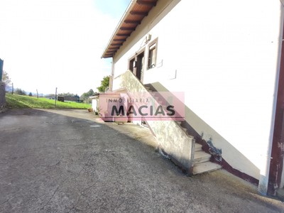 Piso en venta en Forua, Elejalde, con 3 dormitorios, baño, plaza de garaje, trastero y terreno