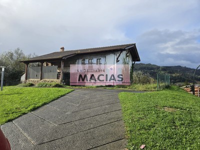 Caserío en venta en Arratzu, Barrutia, con 3 dormitorios, baño y terreno